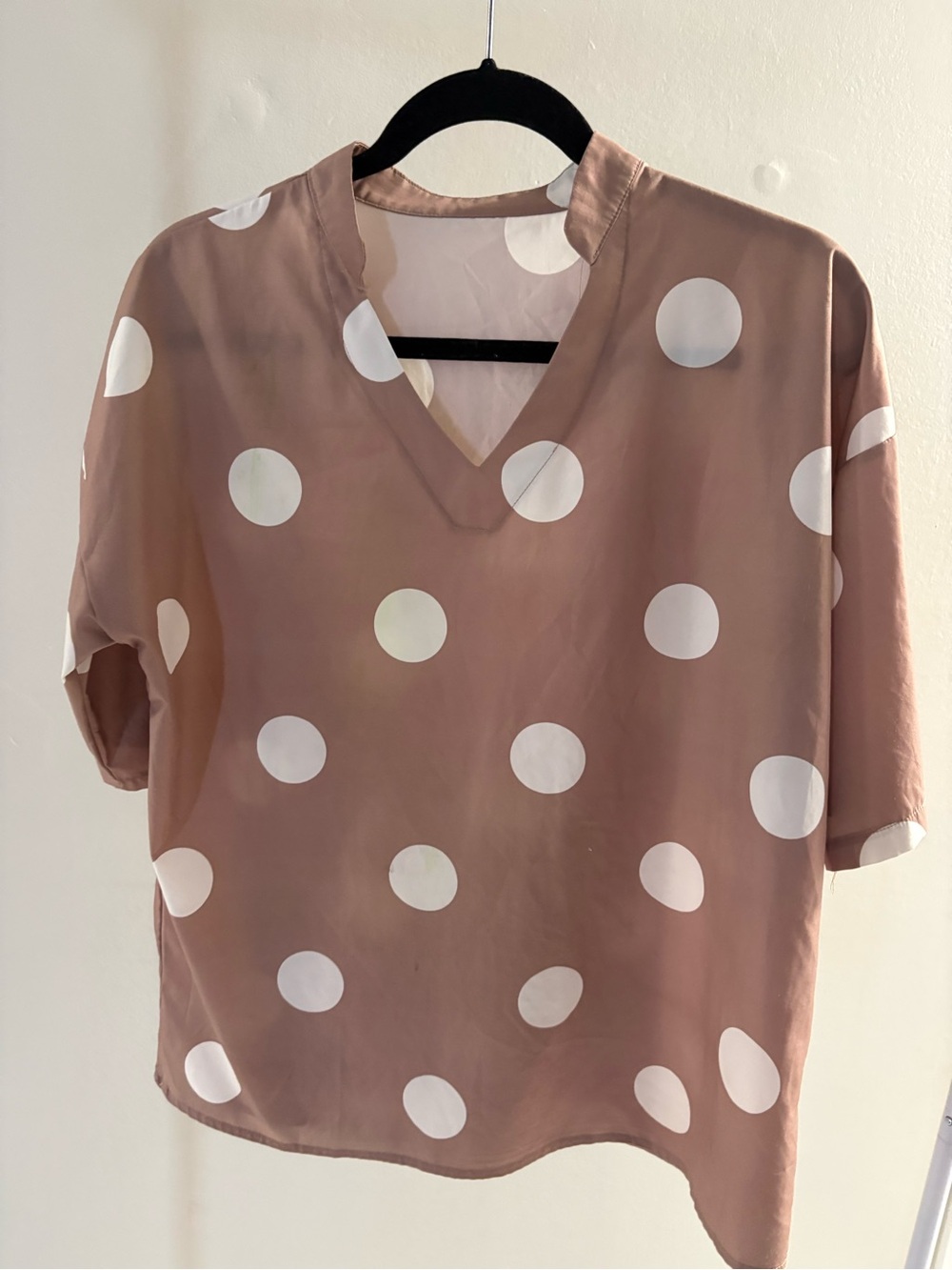 Polka Dot V-Neck Short Sleeve Top - Dusty beige